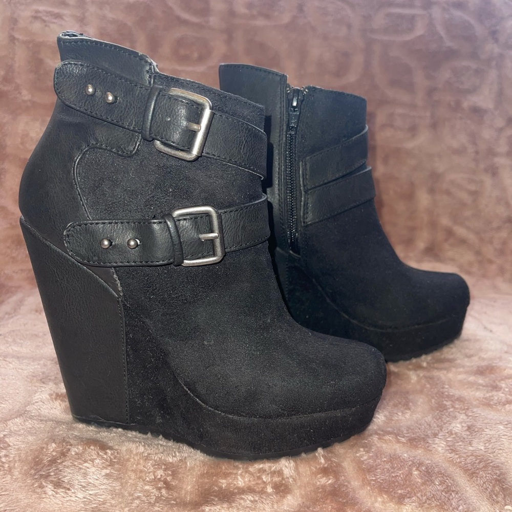 Bootie! - Picture 2 of 7